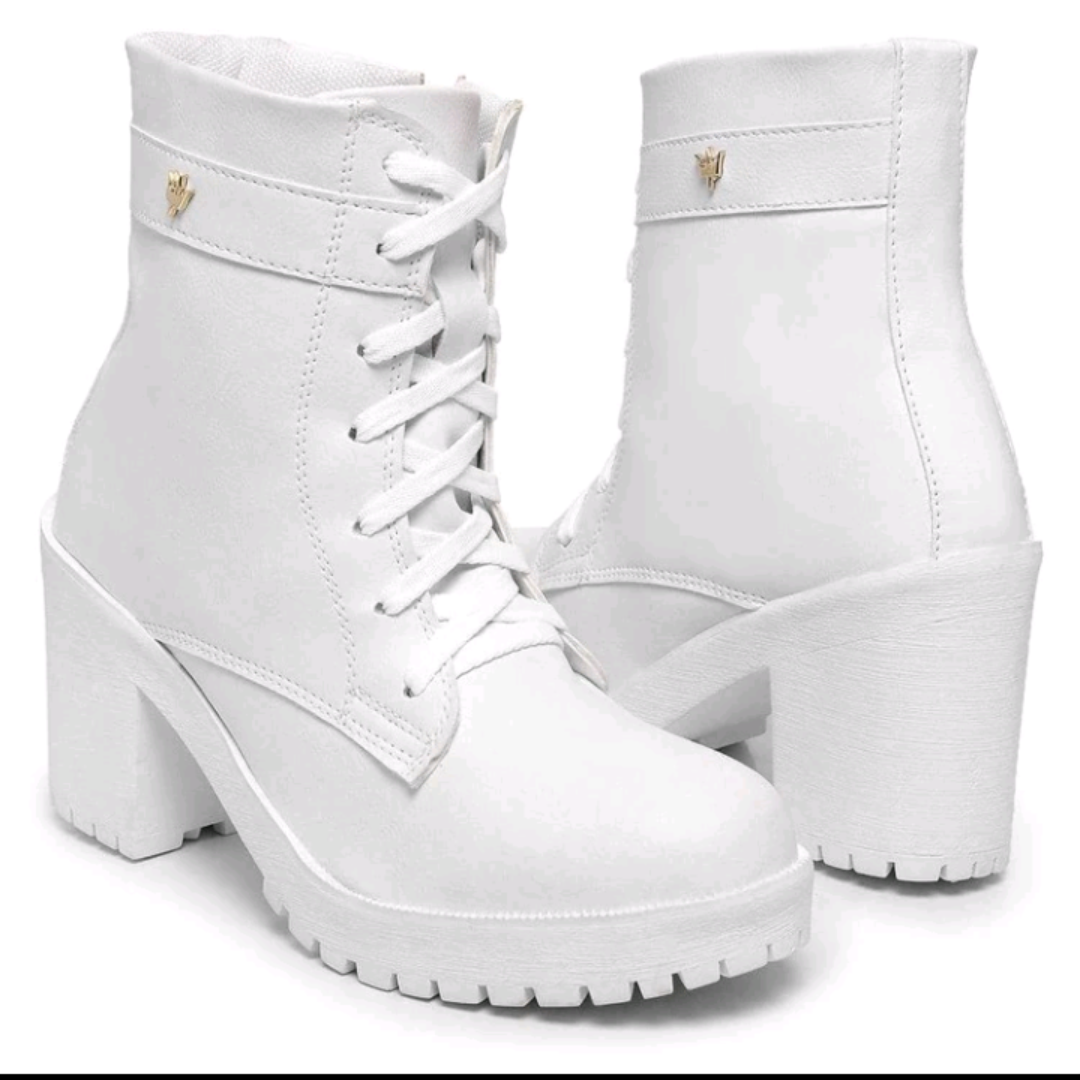 Bota branca cano baixo